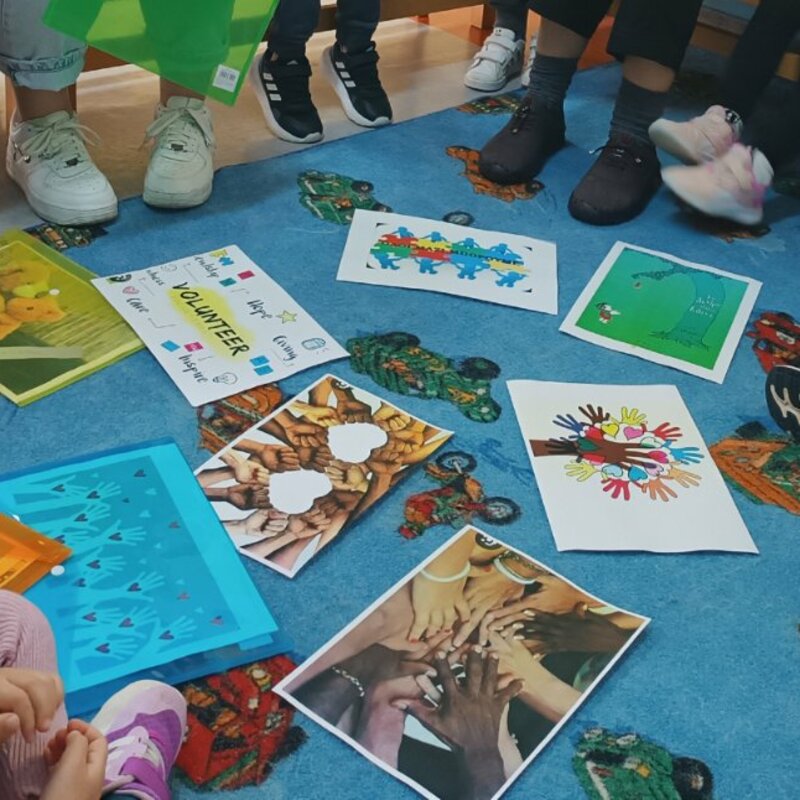 Δράση ευαισθητοποίησης στις ιδέες αλληλεγγύης ,  σεβασμού, ανεκτικότητας, φιλίας, αγάπης, αποδοχής και εθελοντισμού ( 1ος ΠΑΙΔΙΚΟΣ ΣΤΑΘΜΟΣ ΕΛΕΥΣΙΝΟΣ